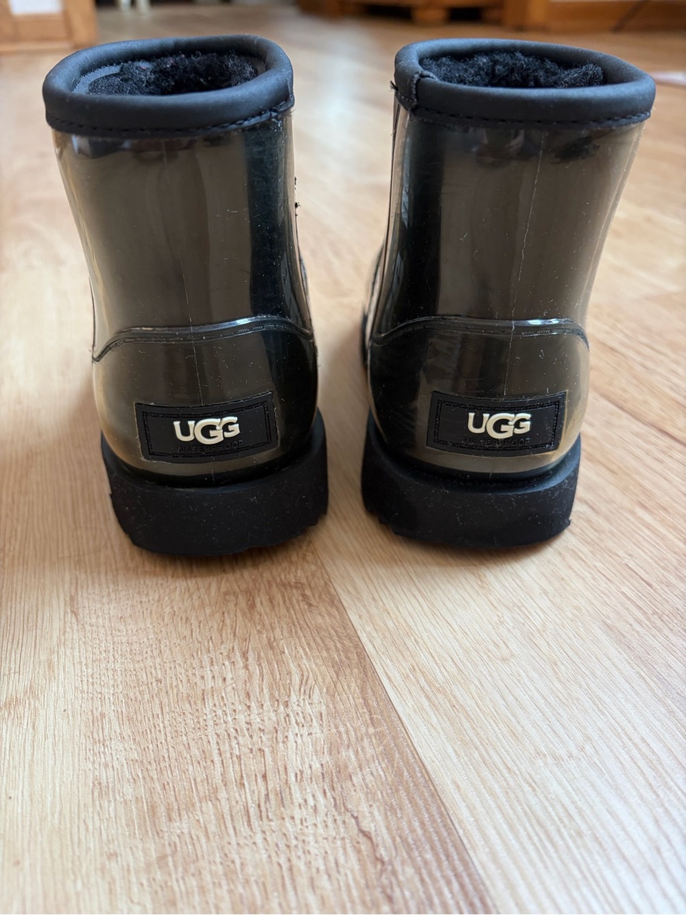 UGG Kids Boots Classic Clear Mini II black waterproof shiny $120 - Picture 5 of 8